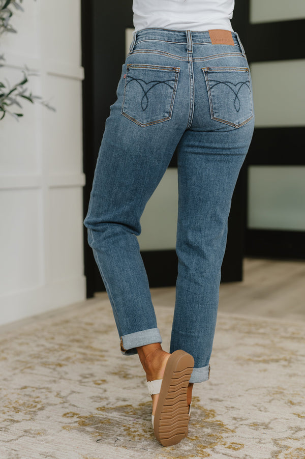 Colette Mid Rise Boyfriend Classic Cuffed