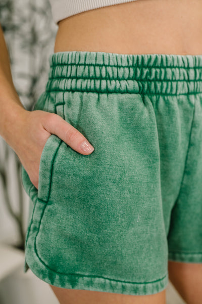 Daily RoutineMineral Wash Shorts inForest