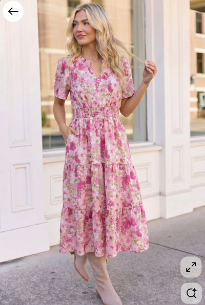 A Georgia Dream in Pink Floral Midi Dress