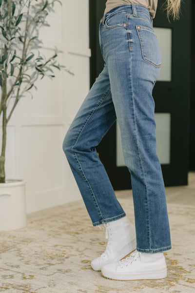 Izzie High Waist Straight Fit